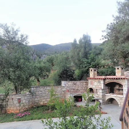 Menina Farm - Traditional Stones Country Houses To Rent * Kato Karvelion